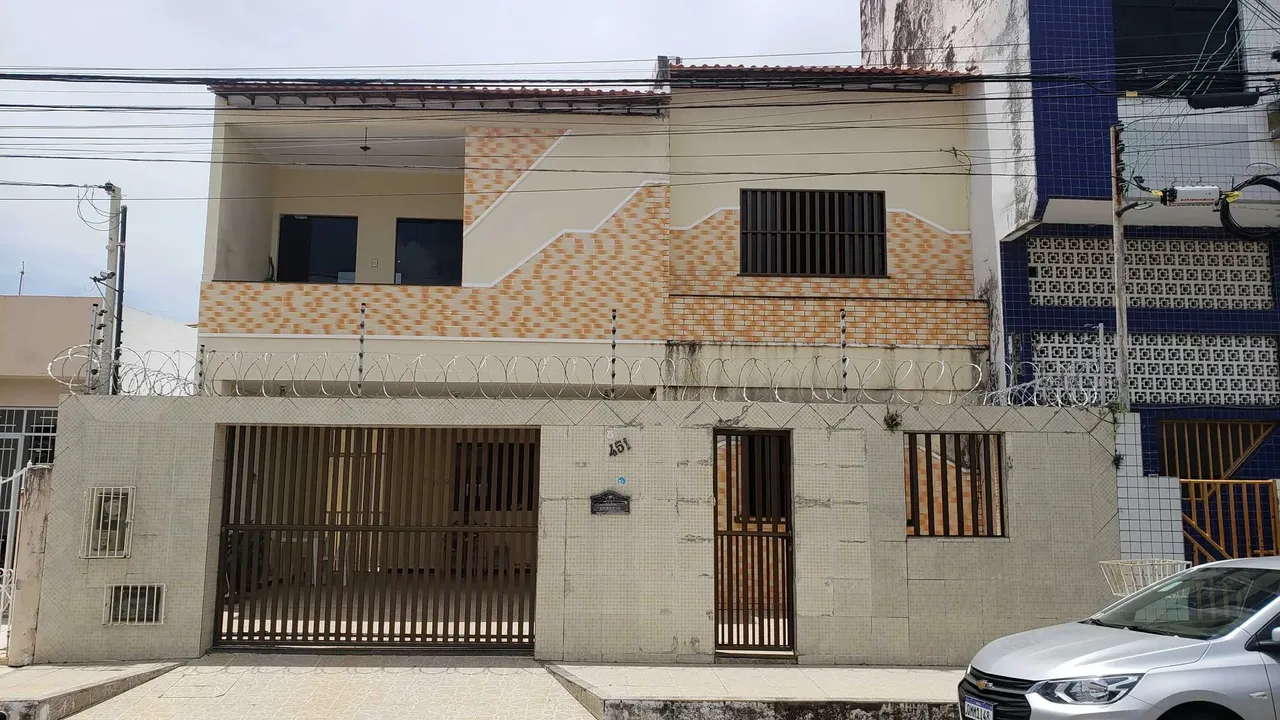 Casa Getúlio Vargas, próx ao Cirurgia, sombra