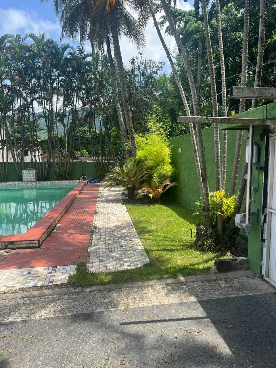 itanhanga com piscina