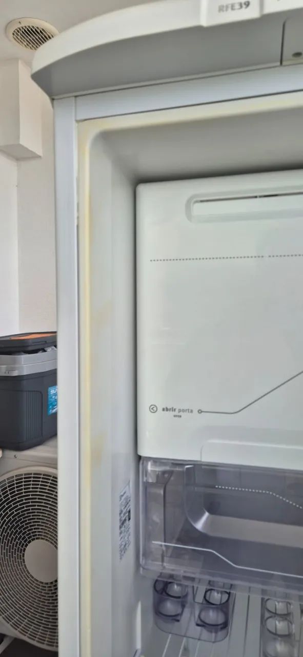 Vendo geladeira Electrolux modelo RFE39 - Foto 2