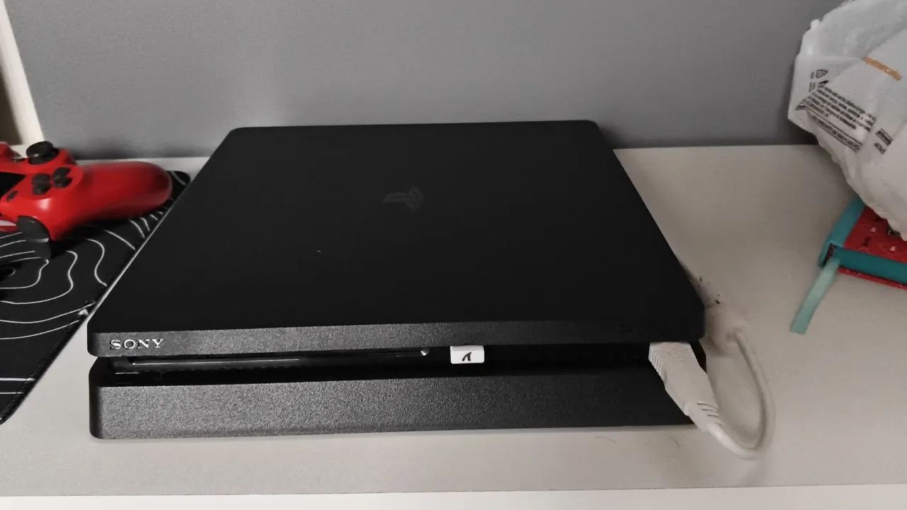 Ps4 slin com ssd de 650G com 4 jogos  - Foto 2