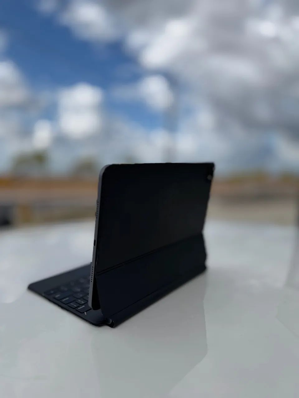 IPad Pro 11 M1 (Apple Pencil + Teclado apple Grátis) Pra vender logo  - Foto 3