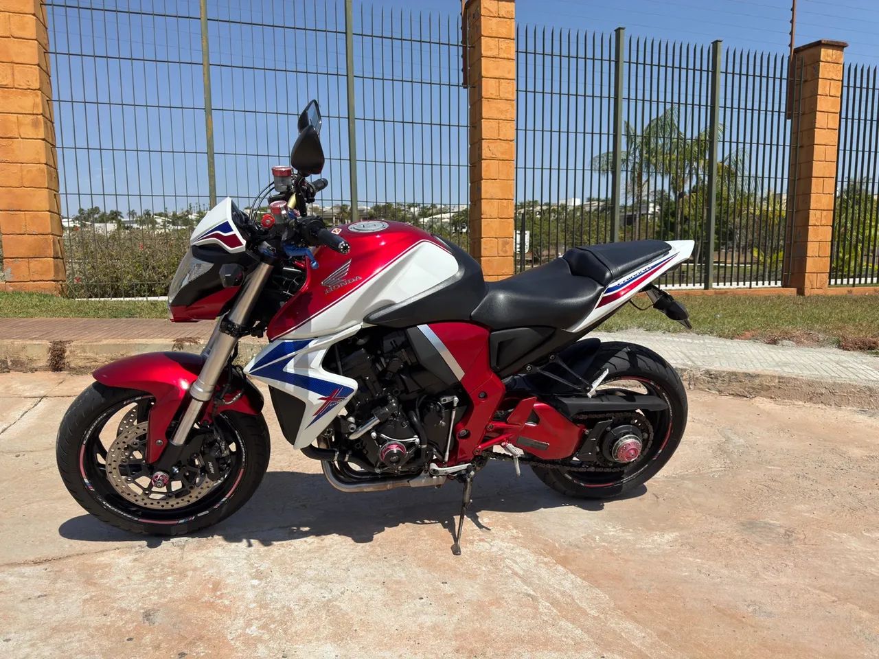 CB 1000 - Foto 4