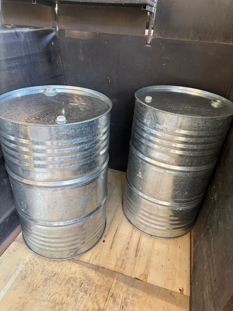 Tambor de ferro 200 litros - Estado de novo - Foto 4