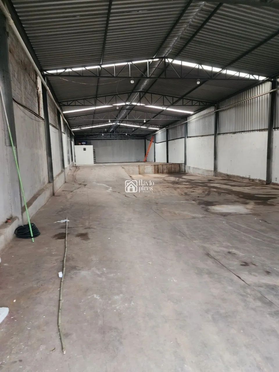 Excelente Oportunidade 2 Galpões de 500 M2 cada - Foto 4