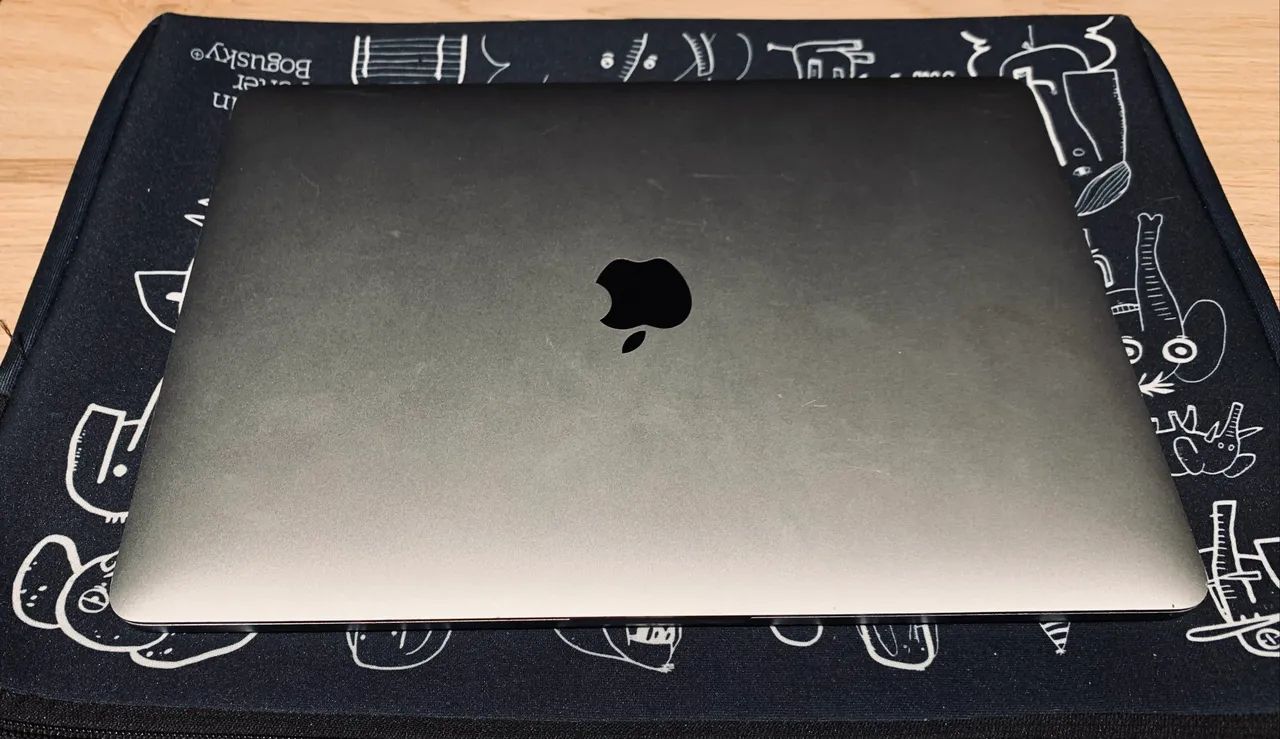 MacBook Pro 2017 - Intel Core i5 Dual Core (8g) - Notebooks - Vila