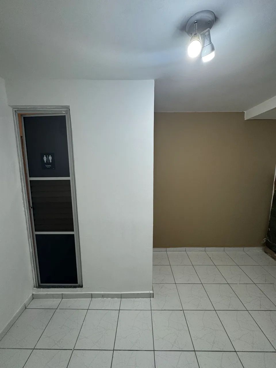 Alugo sala comercial Adrianopolis próximo ao Fórum - Foto 3