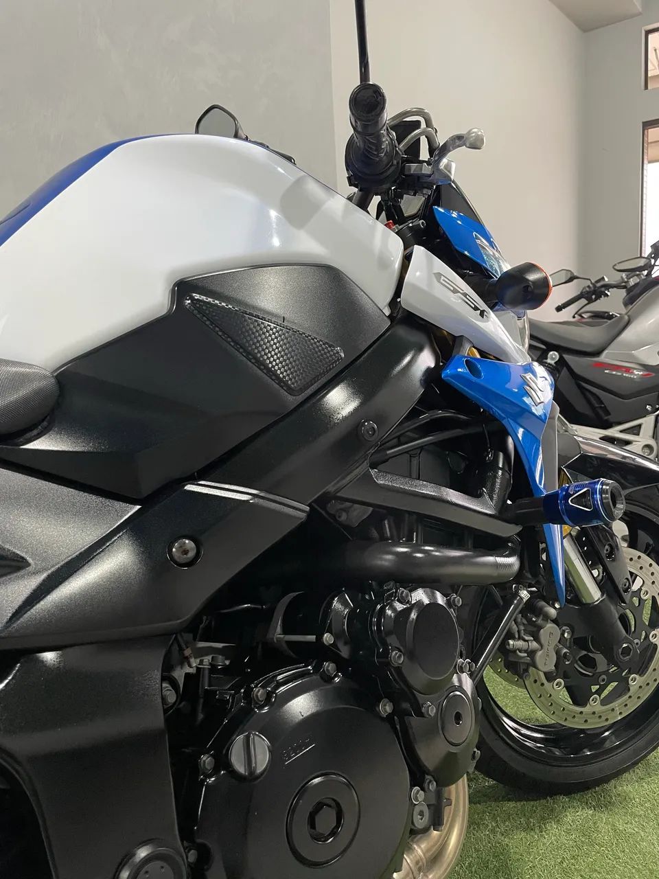 SUZUKI - GSR 750 ZA  - Foto 3