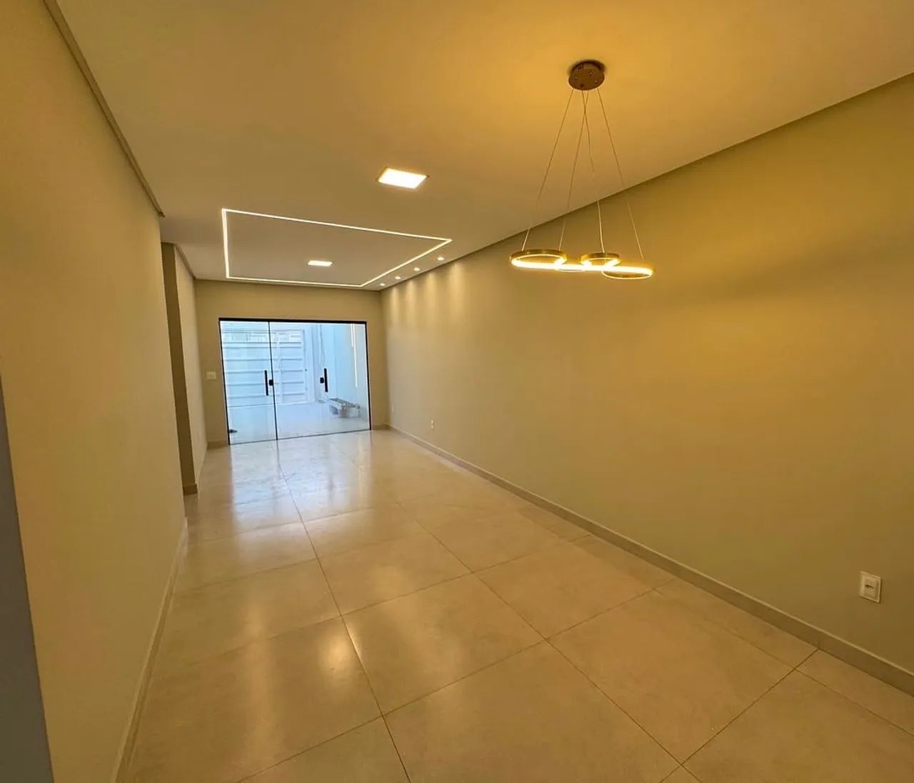 Casa com fachada moderna  - Foto 3