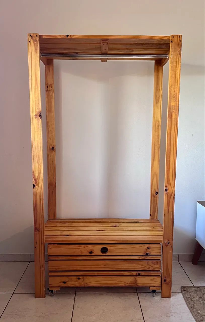 Arara/Closet Madeira