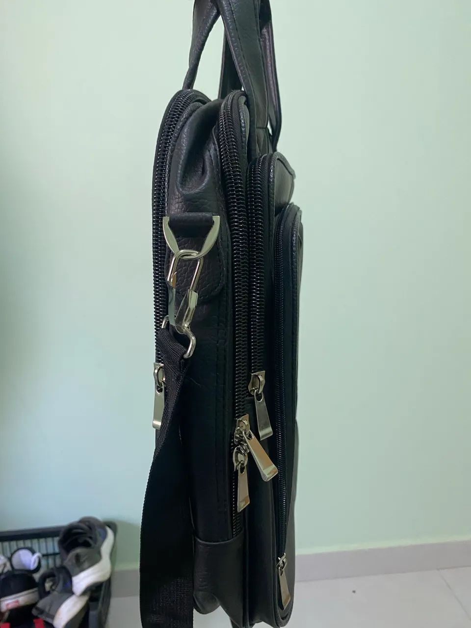 Bolsa  Executiva Masculina Transversal Preta - Notebook e Trabalho - Foto 2