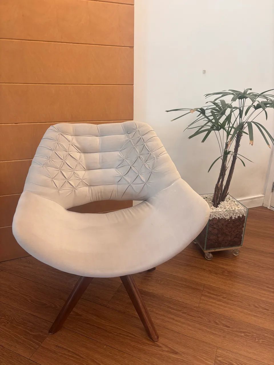 Poltrona Giratória pés de Madeira - Foto 3