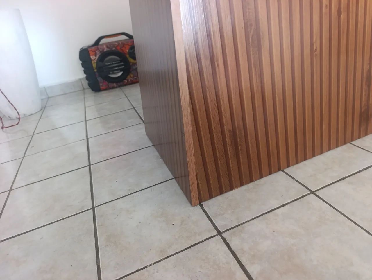 Vendo mesa com tampo laqueado em estado de nova.  - Foto 5