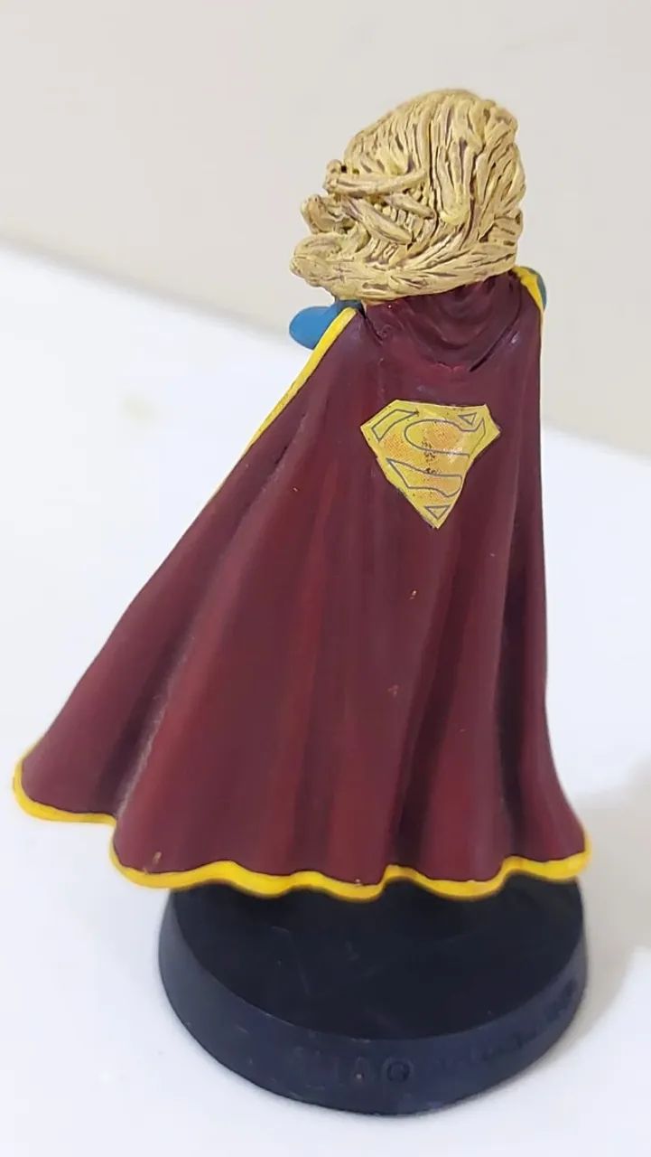 Action Figure SuperGirl Eaglemoss de metal 10cm - Foto 5
