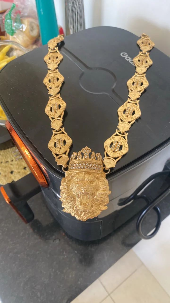 Cordão moeda antiga