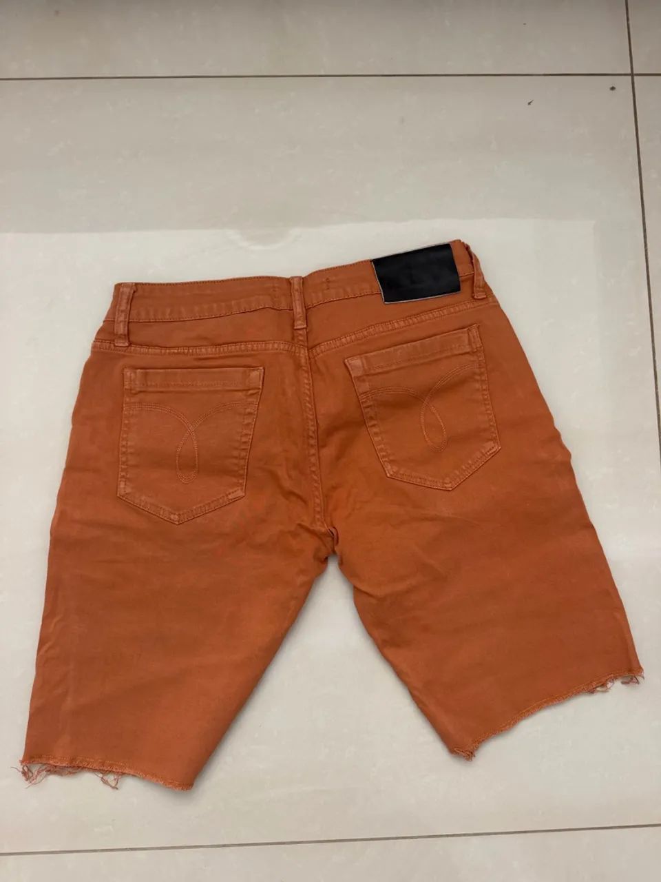 Bermuda estilosa original Calvin Klein!! - Foto 2