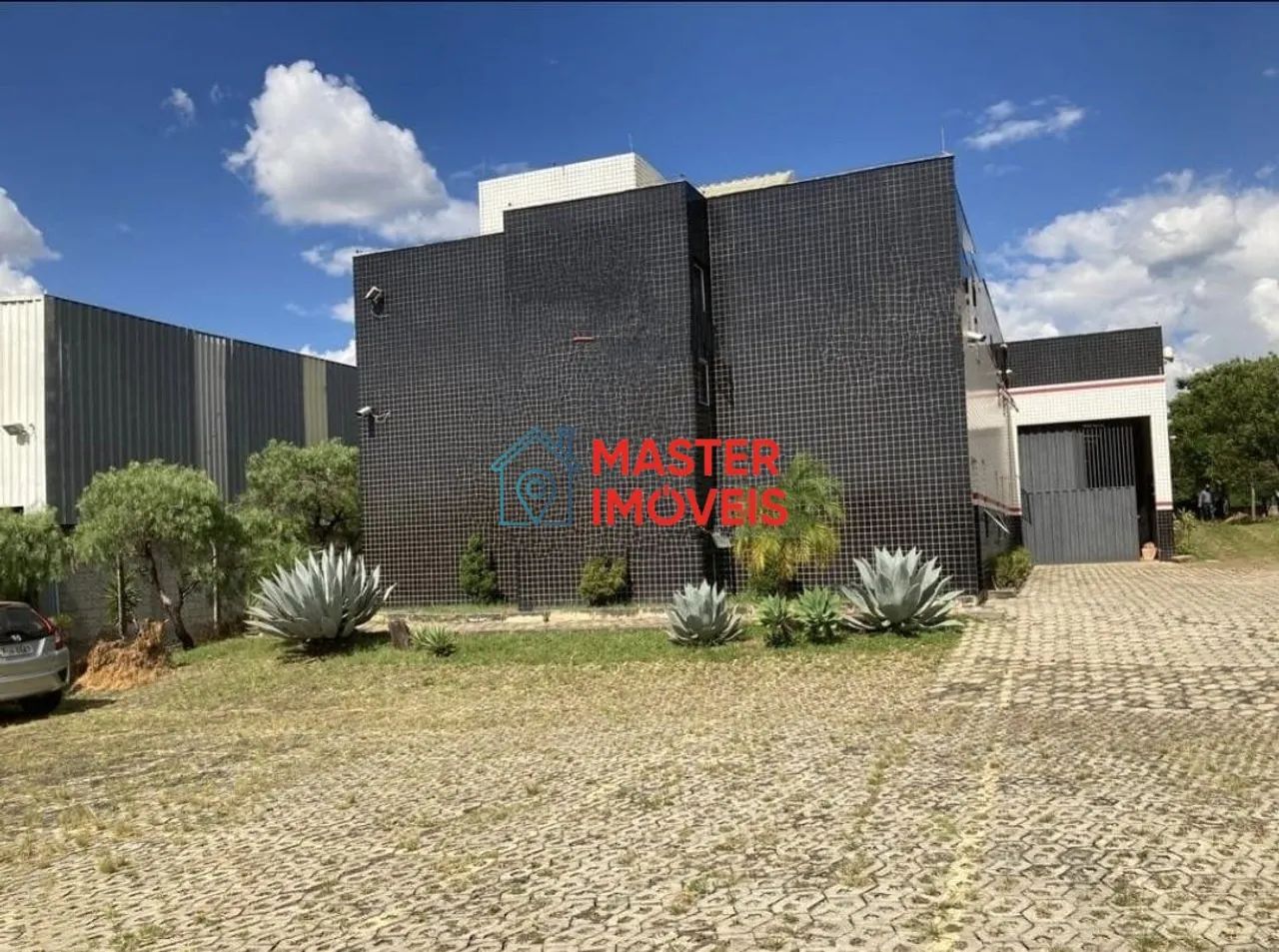 ÓTIMO GALPÃO DE 1.375 METROS