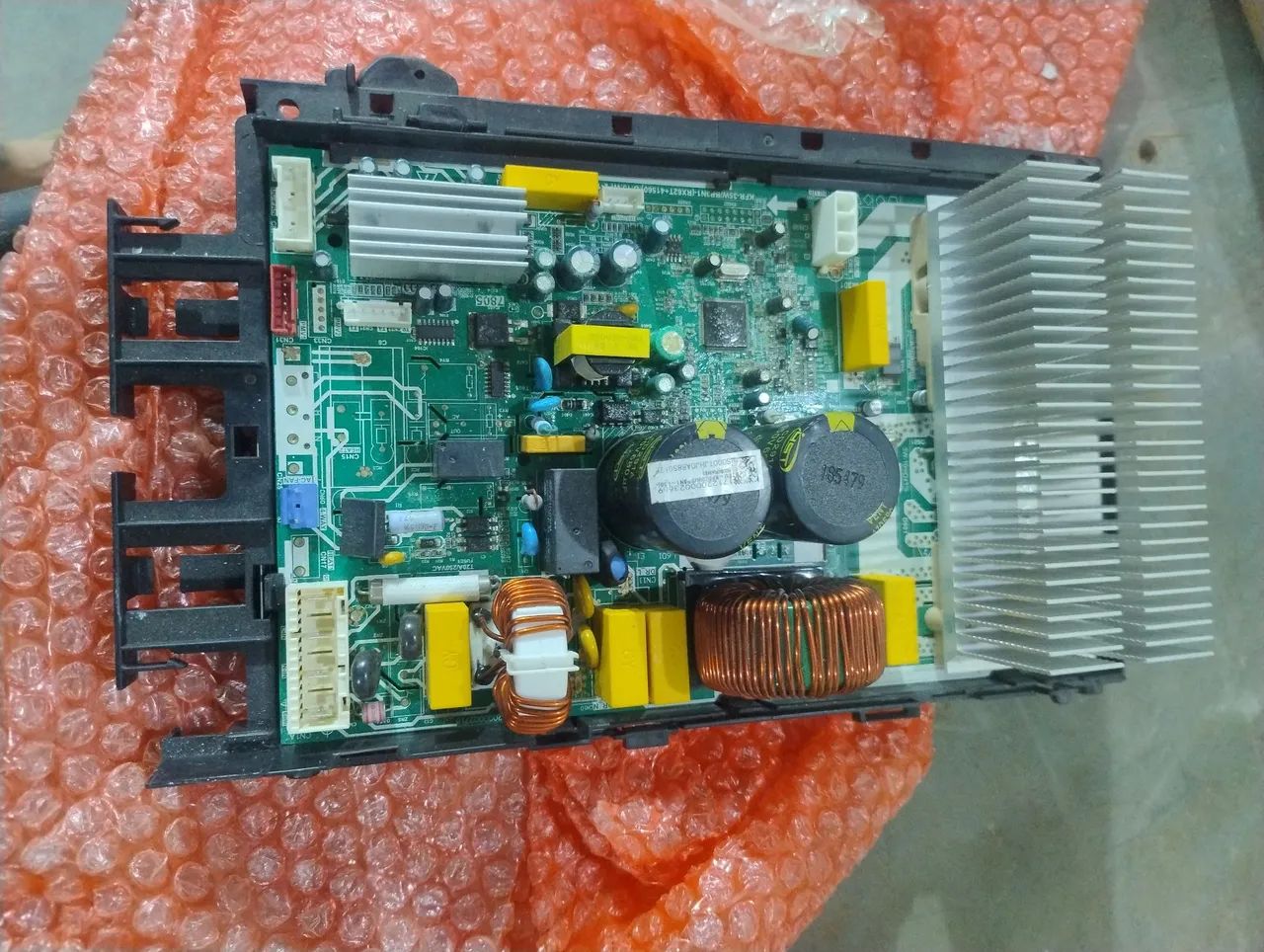 Placa do condensador tri SPLIT Midea Carrier  - Foto 3