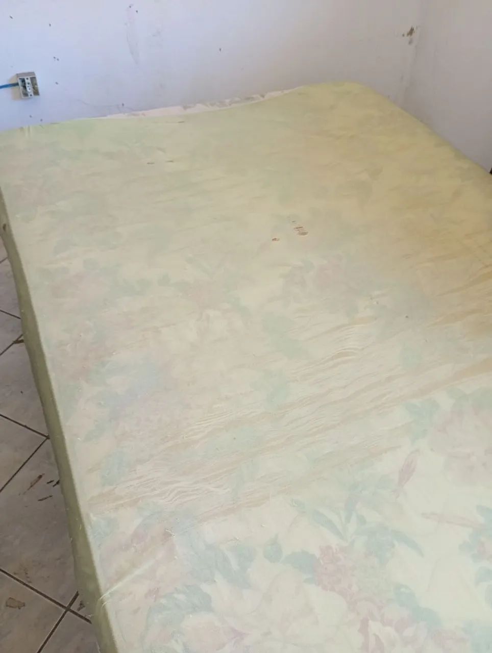 Cama de casal com base firme e colchão - Foto 4