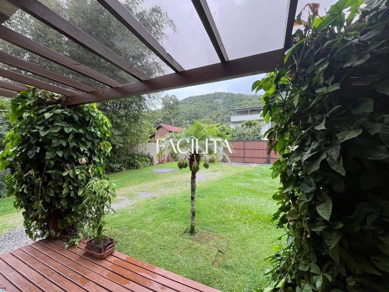 Casa com 3 quartos no bairro Pântano do Sul, Florianópolis. - Foto 2
