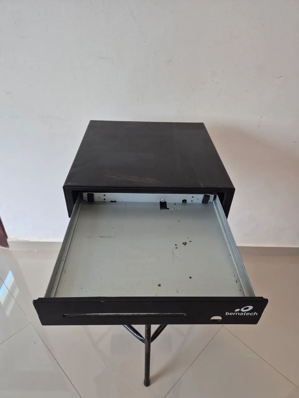 Gaveta De Dinheiro Bematech Preta P/ Pdv (Ler Descrição) - Foto 5
