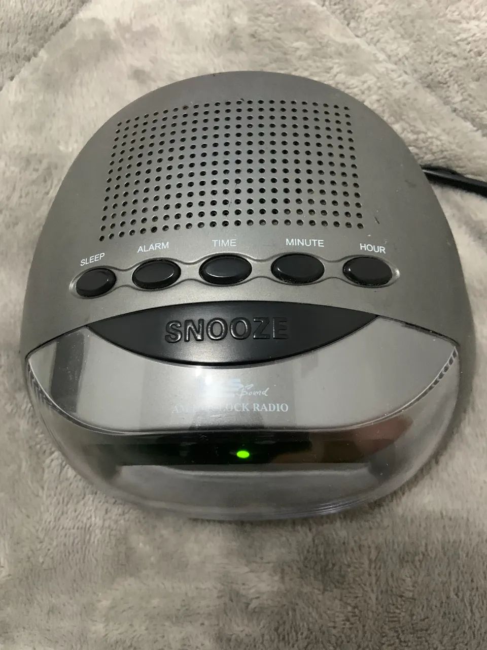 Rádio relógio bivolt marca BKS SOUND - Foto 3