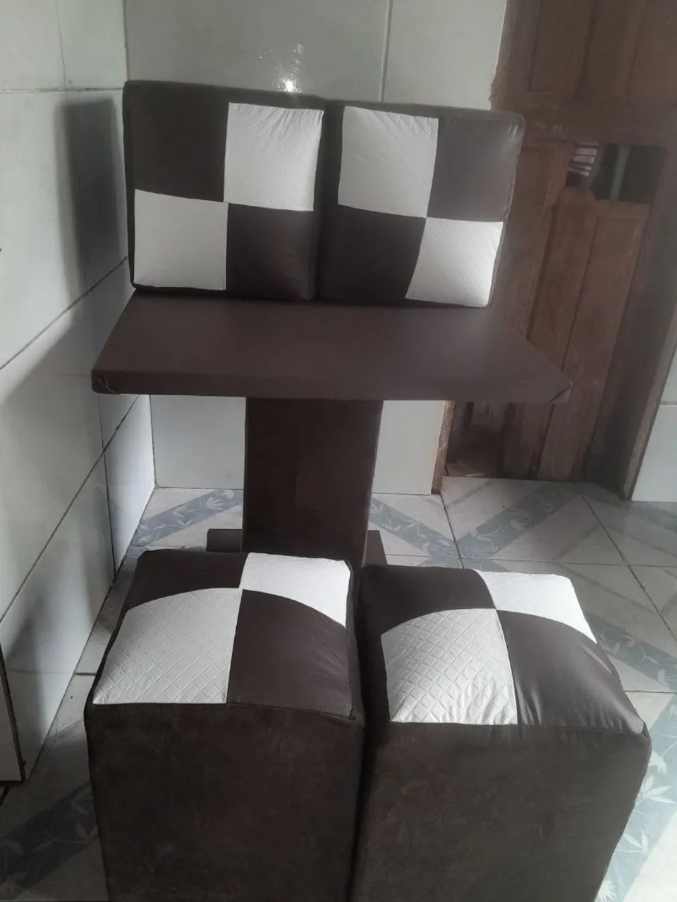 Mesa com puff - Foto 2