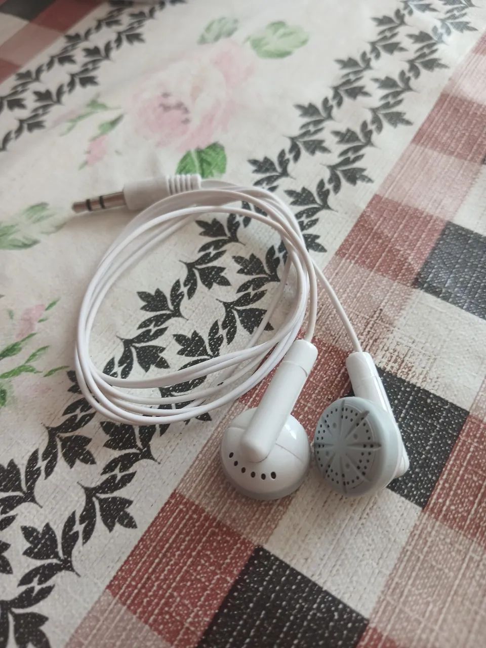 Mp3 com fone e cabo de carregador - Foto 4
