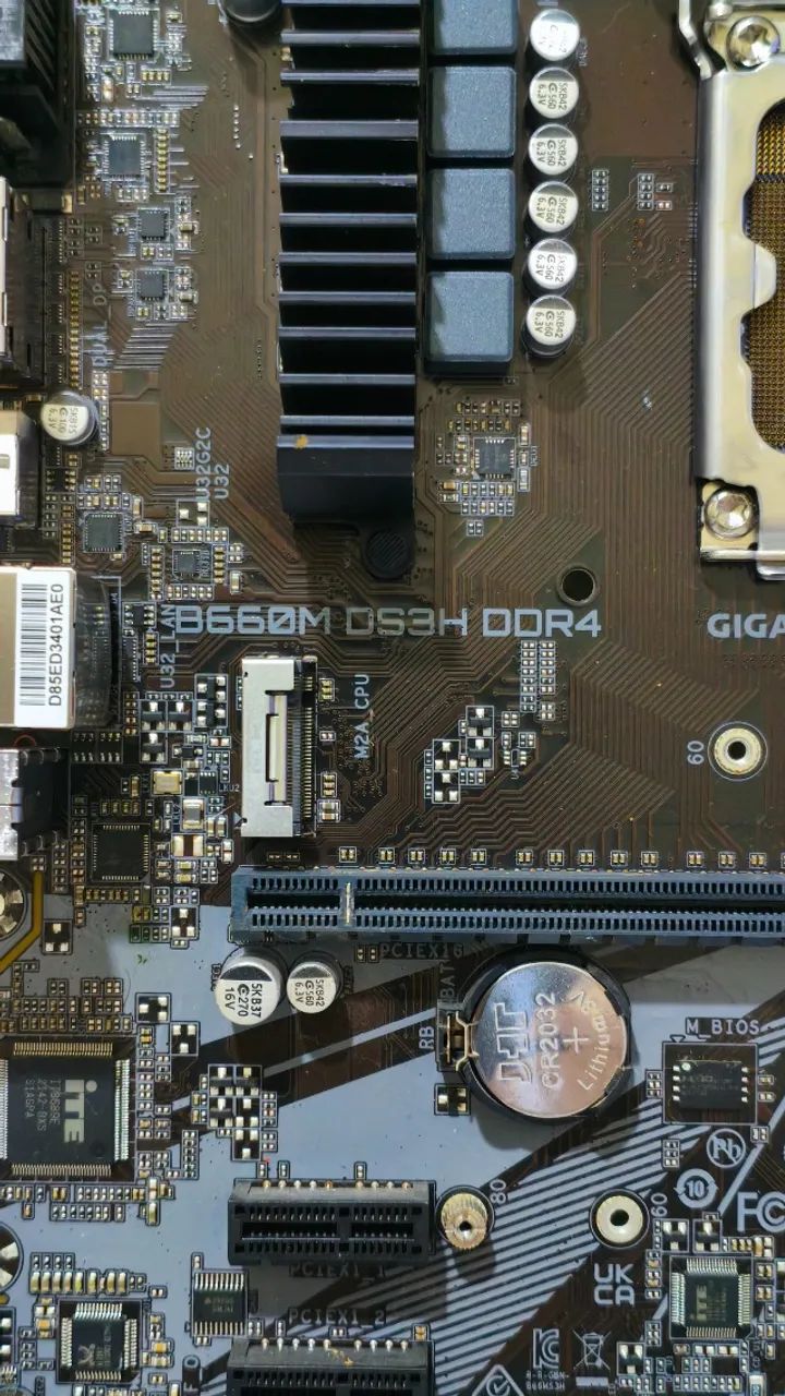 Placa Mãe Gigabyte B660M DS3H DDR4 - Foto 4