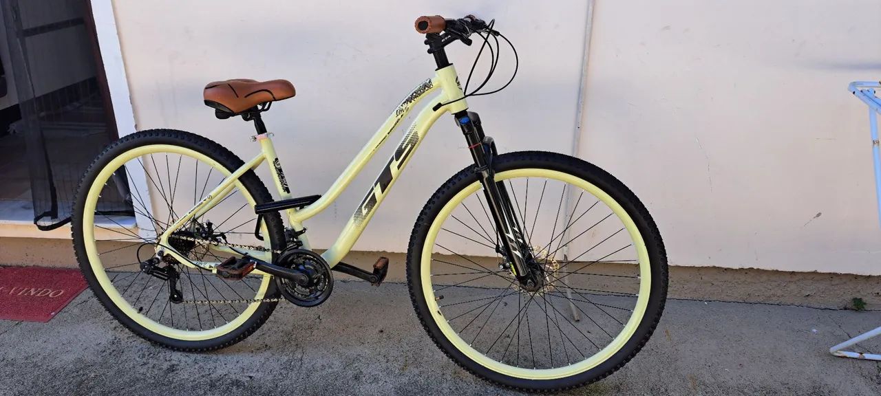 Bicicleta GTS lavy, aro 26, usada em EXCELENTE estado!