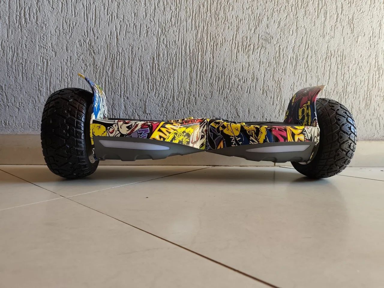 Hoverboard Off-Road 8,5" Bluetooth LED - Excelente Estado  - Foto 2