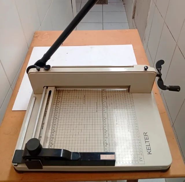 Guilhotina Manual A3 44cm de boca para até 400 folhas 75g - Foto 3