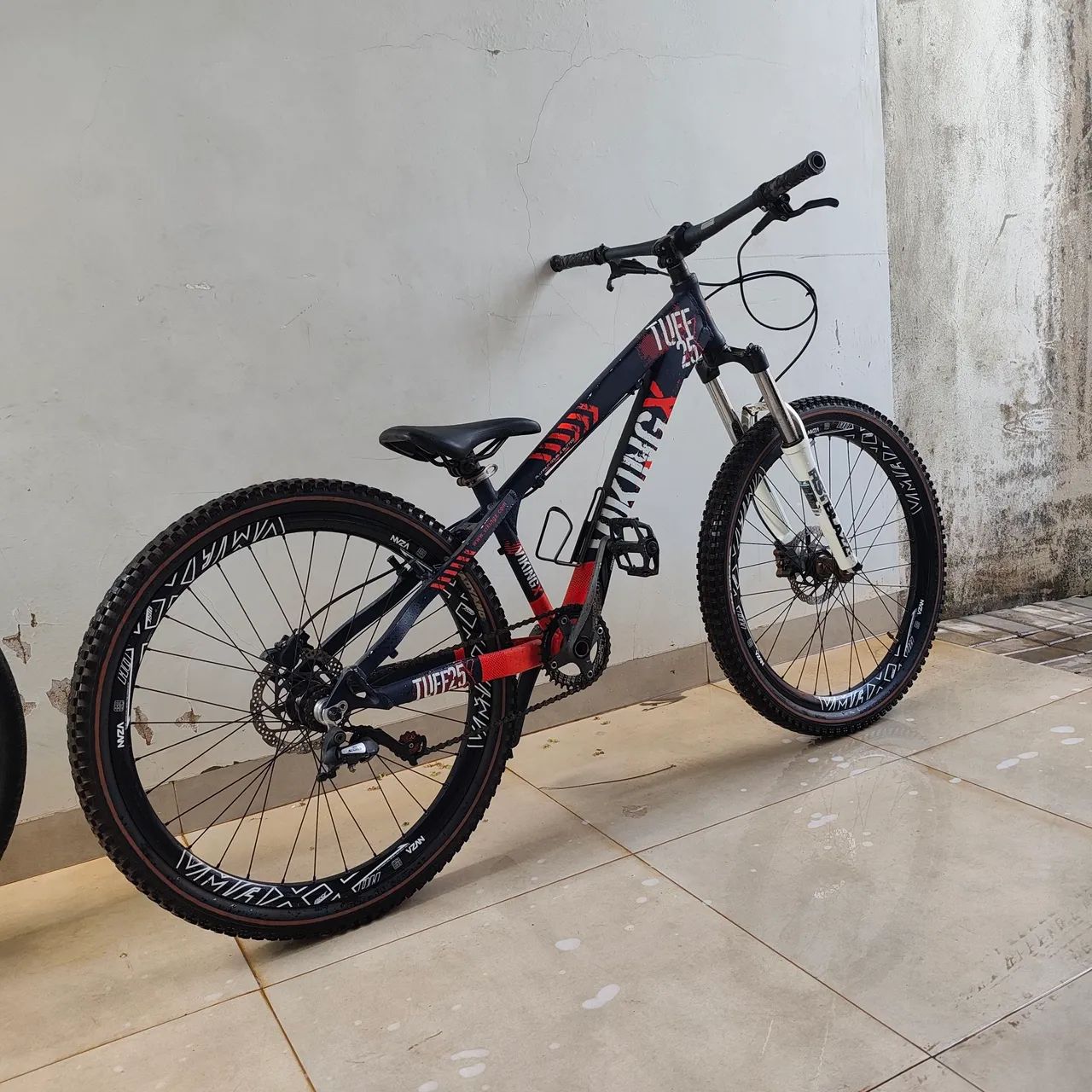 Bicicleta Vikking TUF 25 