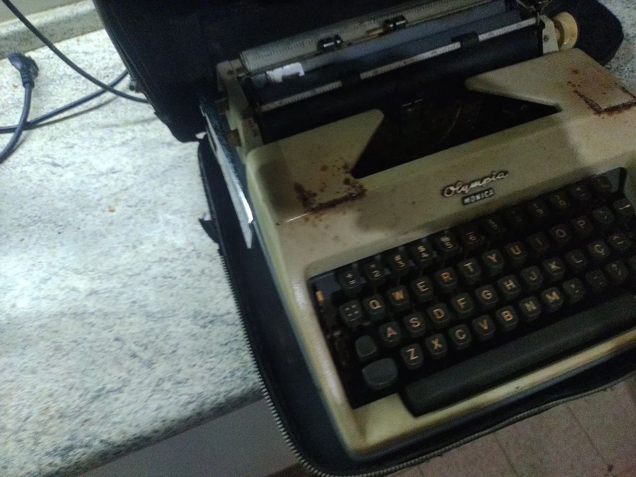 German Typewriter65724027362177125