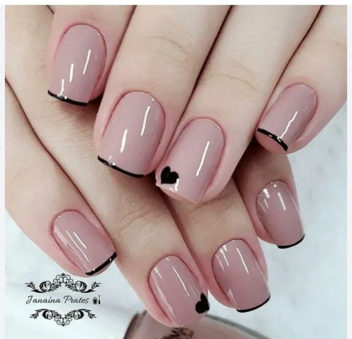 Manicure.