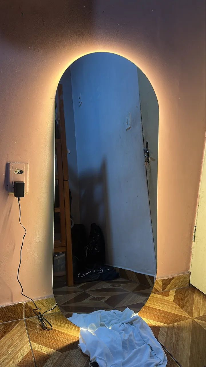 VENDO ESPELHO COM LED 