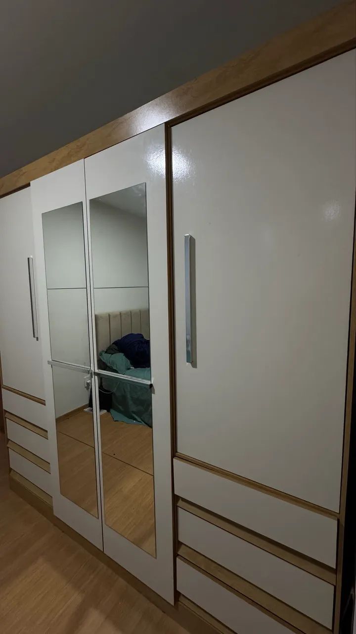 GUARDA-ROUPA 6 PORTAS COM ESPELHOS - EXCELENTE ESTADO - Foto 2