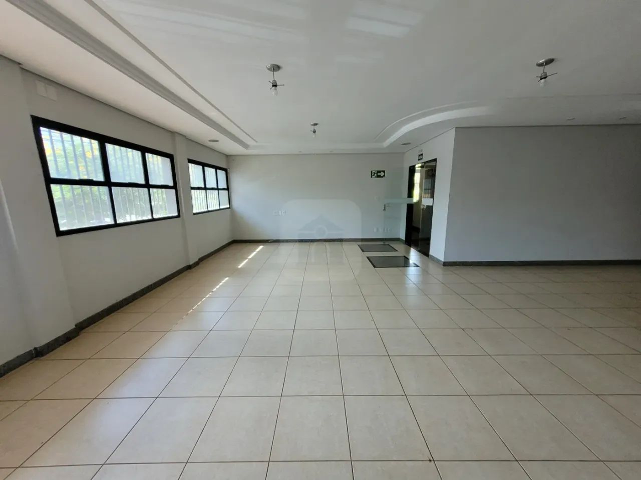 Comodo comercial para locação no bairro Saraiva - Foto 4