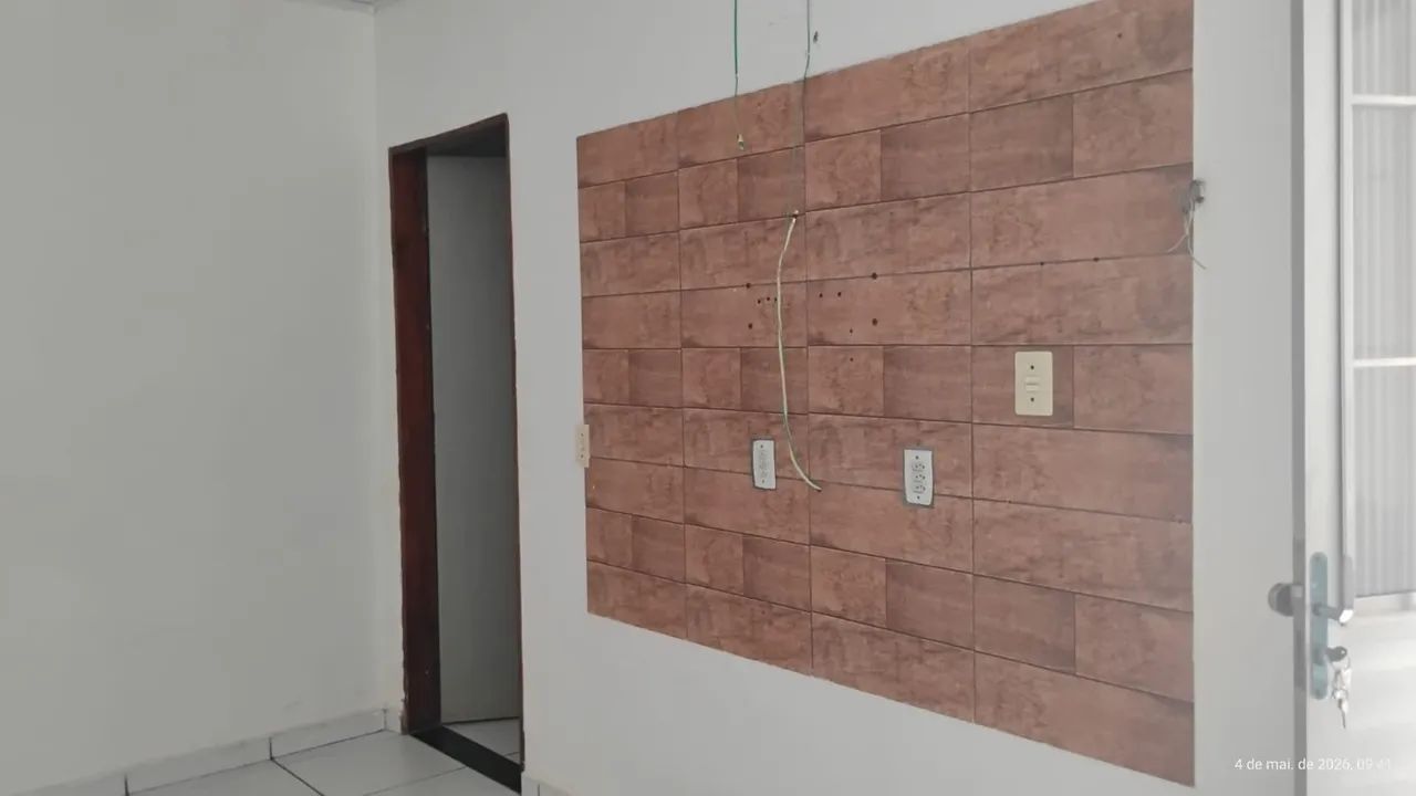 CASA COM DOIS QUARTOS NO VILAGE PRÓXIMO A COMERCIAL ALMEIDA!! 100 MIL - Foto 4