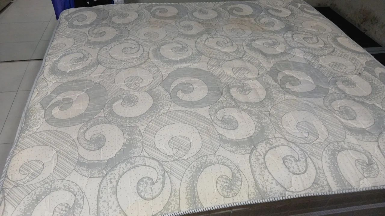 Box e colchão King size - Foto 3