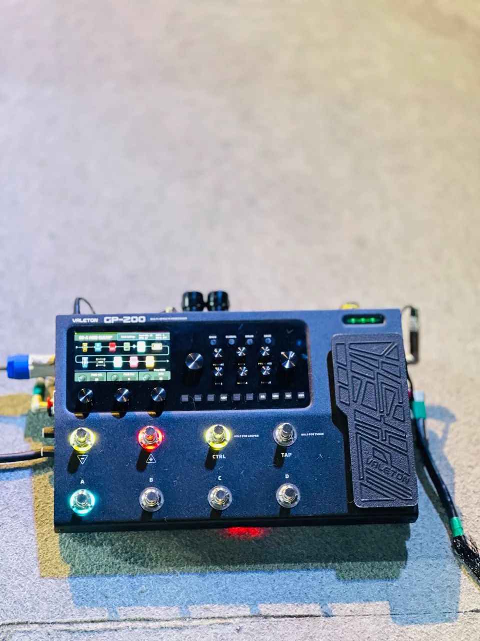 Valeton GP200 + Pedalboard e elétrica  - Foto 3