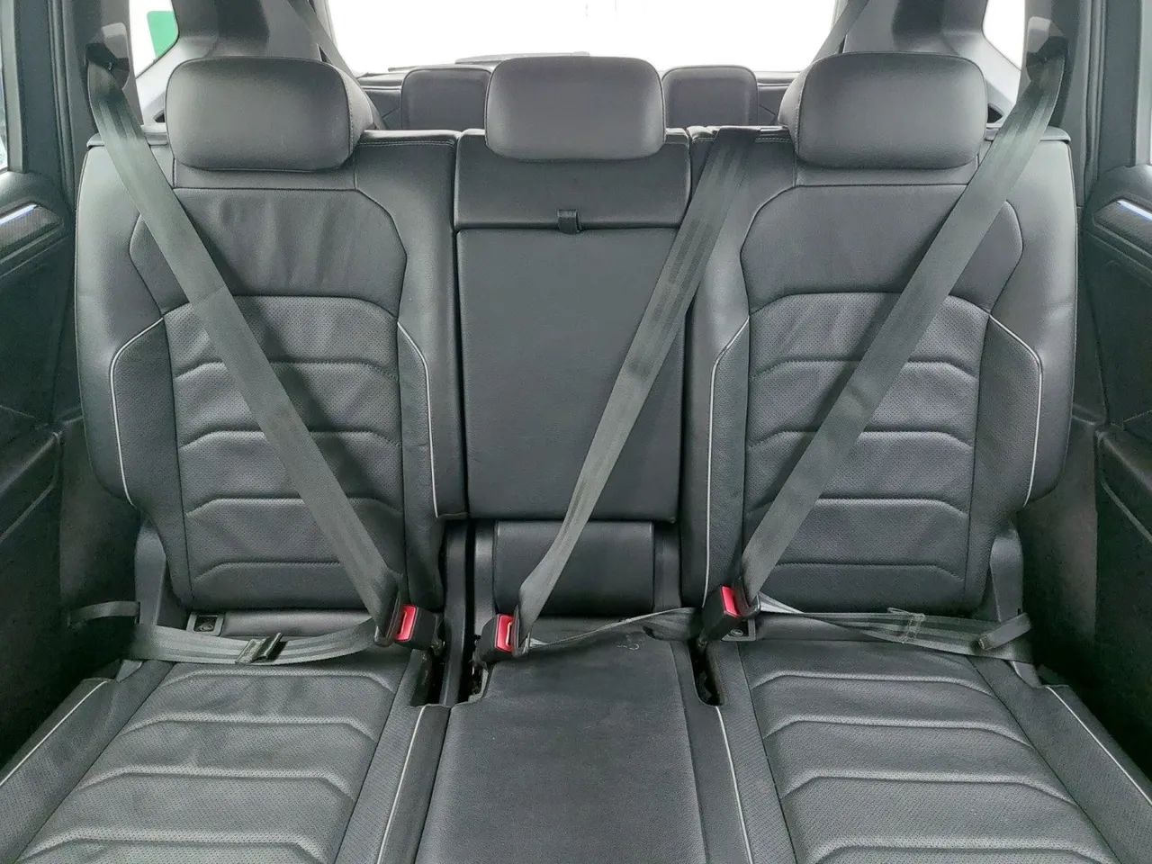 Volkswagen Tiguan Allspac R-Line 300 TSI 2.0, foto 18 de 18