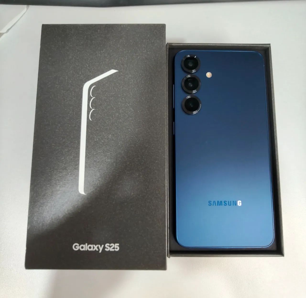 Galaxy S25 normal - 256 Gb +  azul com garantia 
