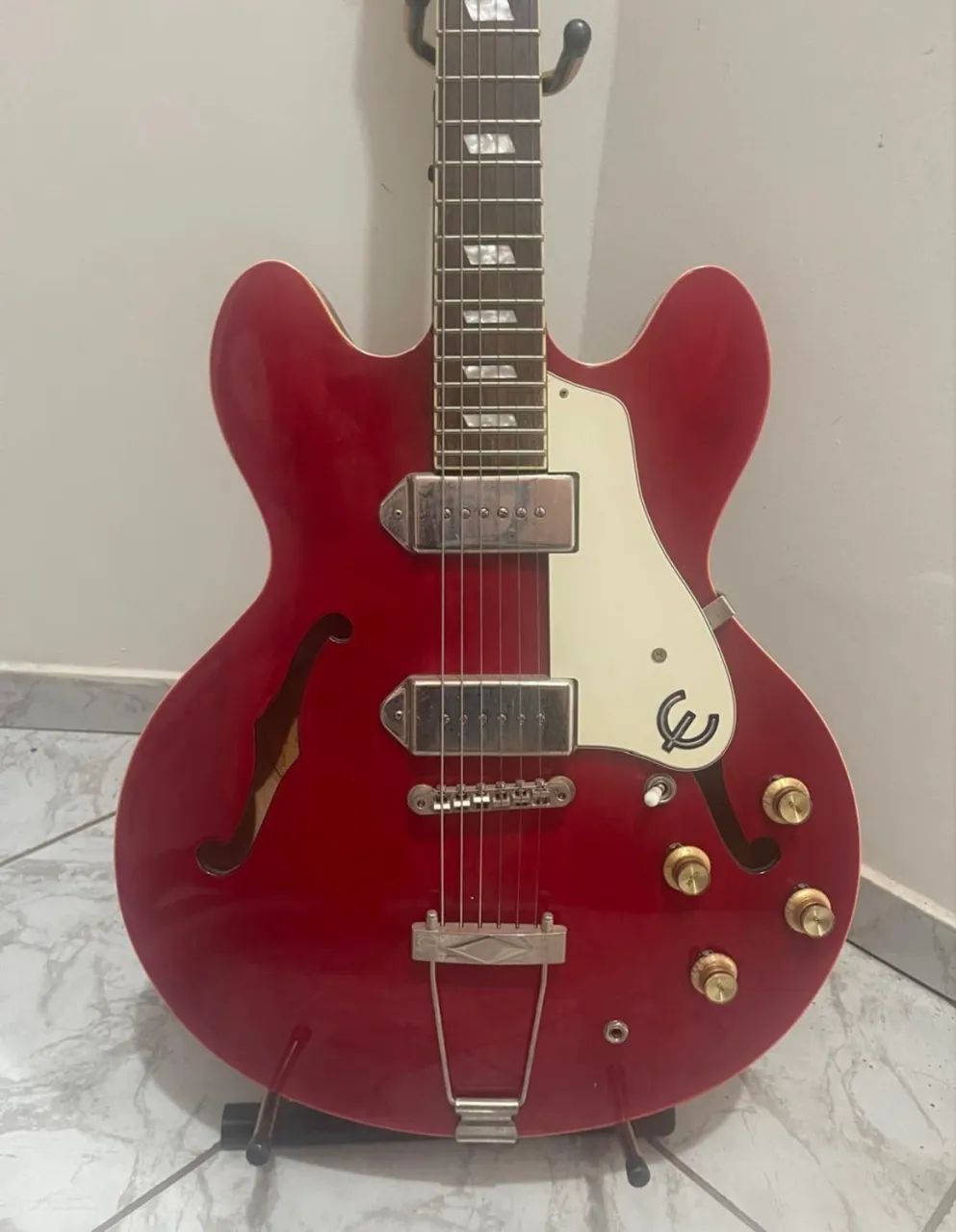 Guitarra Semi Acústica EpiPhone Casino Coupe Cherry - Instrumentos