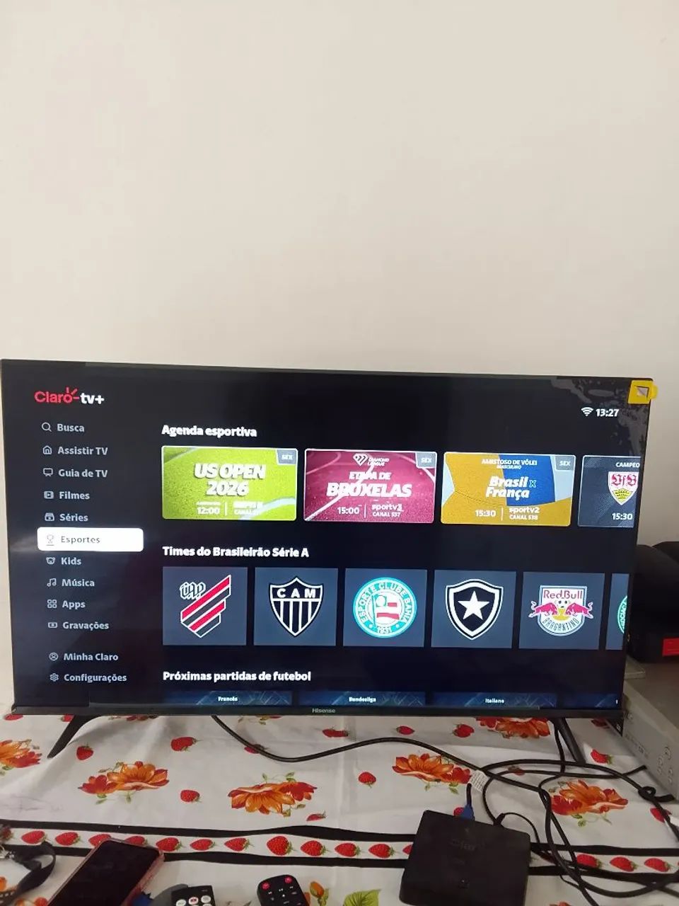 Tv 40 polegadas HISENSE SMART  pouco tempo de uso 