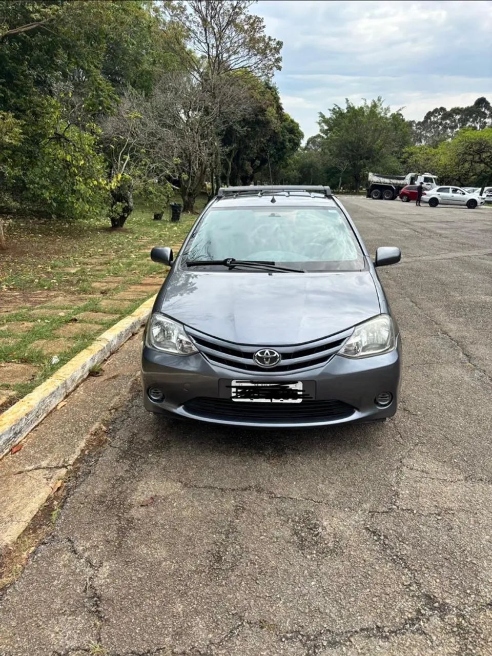 Toyota Etios 1.3 16V FLEX 2013