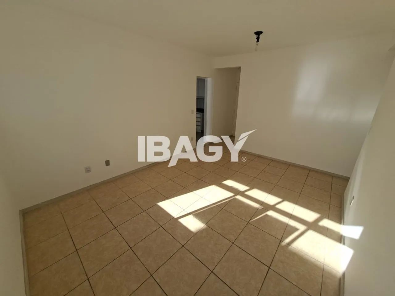 Excelente Apartamento 2 dormitório(s) em Coqueiros - Florianópolis - Foto 4