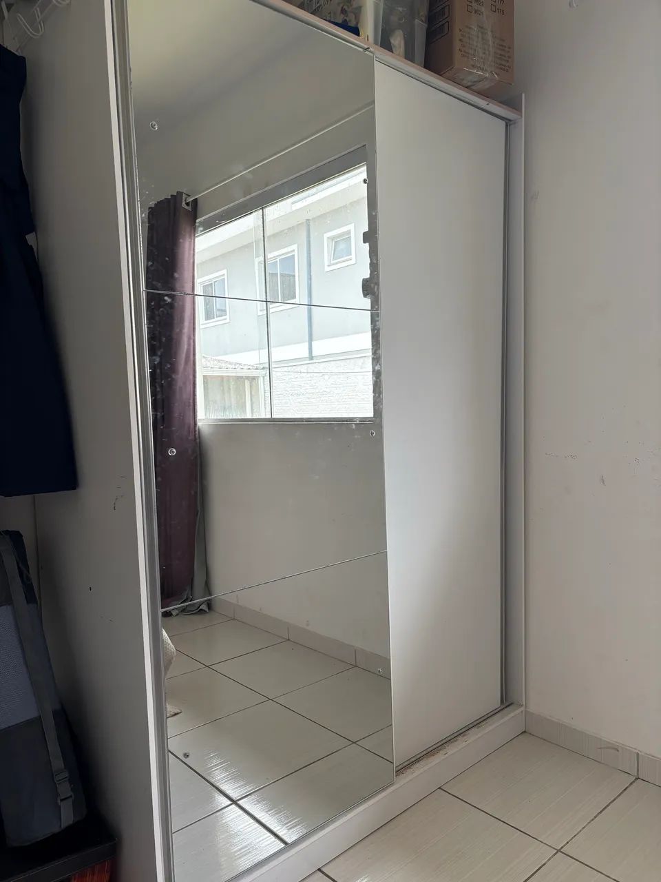Roupeiro duas portas com espelho
