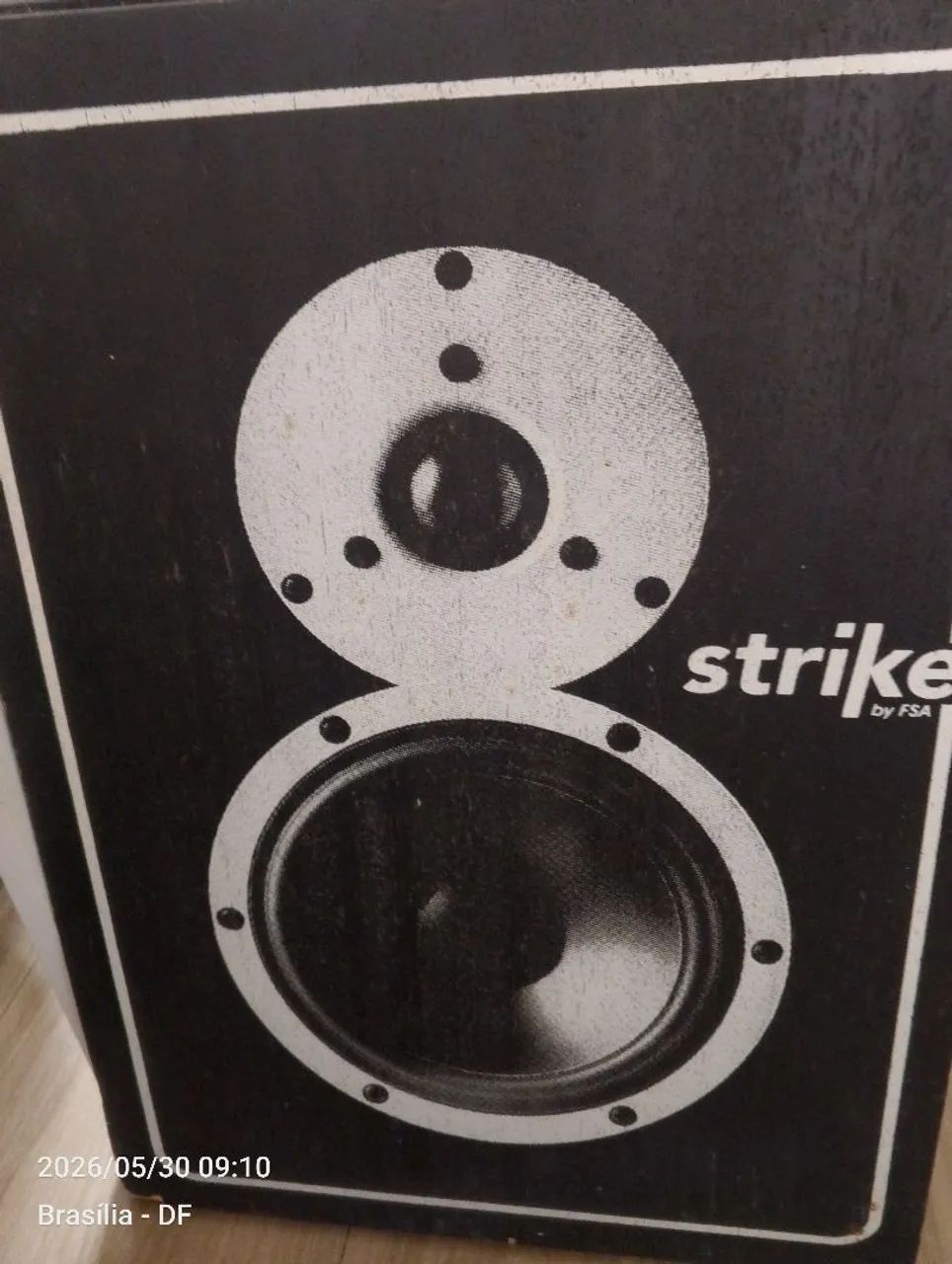 Cajon Strike com vassourinha.
