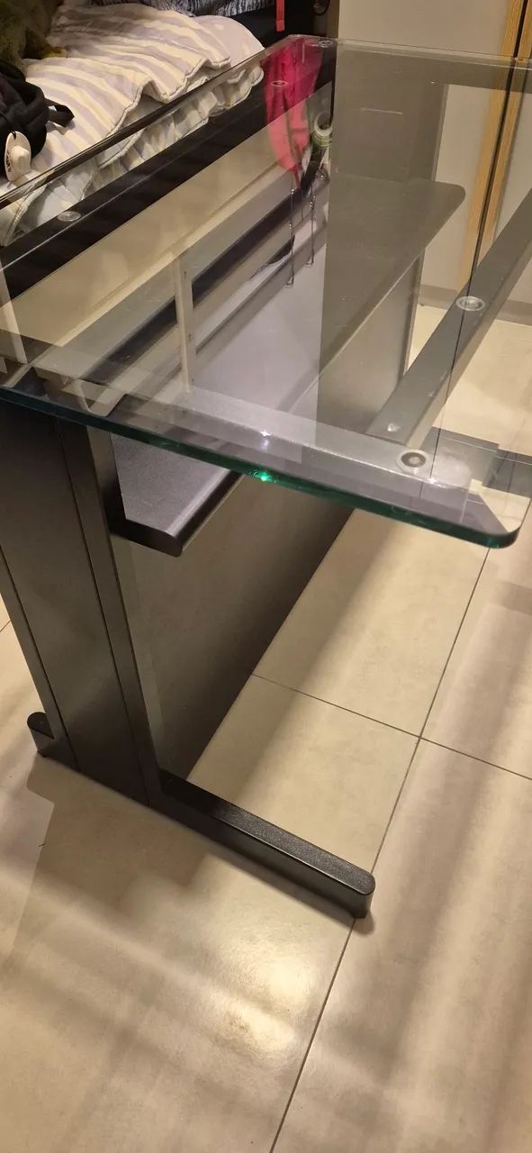 Mesa de vidro homeoffice