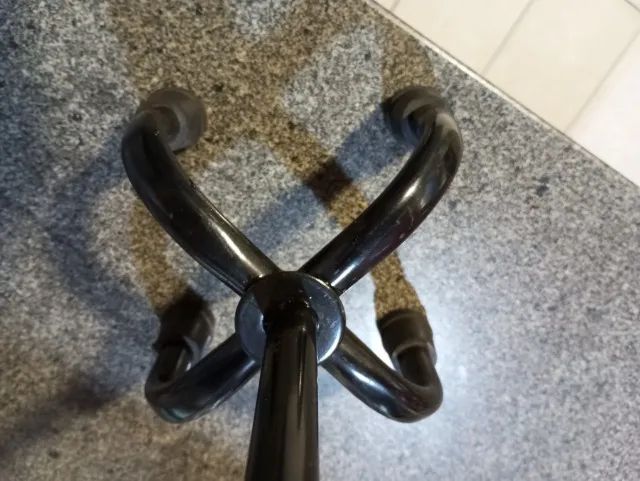 Bengala 4 apoios alumíno usadas  40,00  Whats 41 997288 792 para mensagens - Foto 3